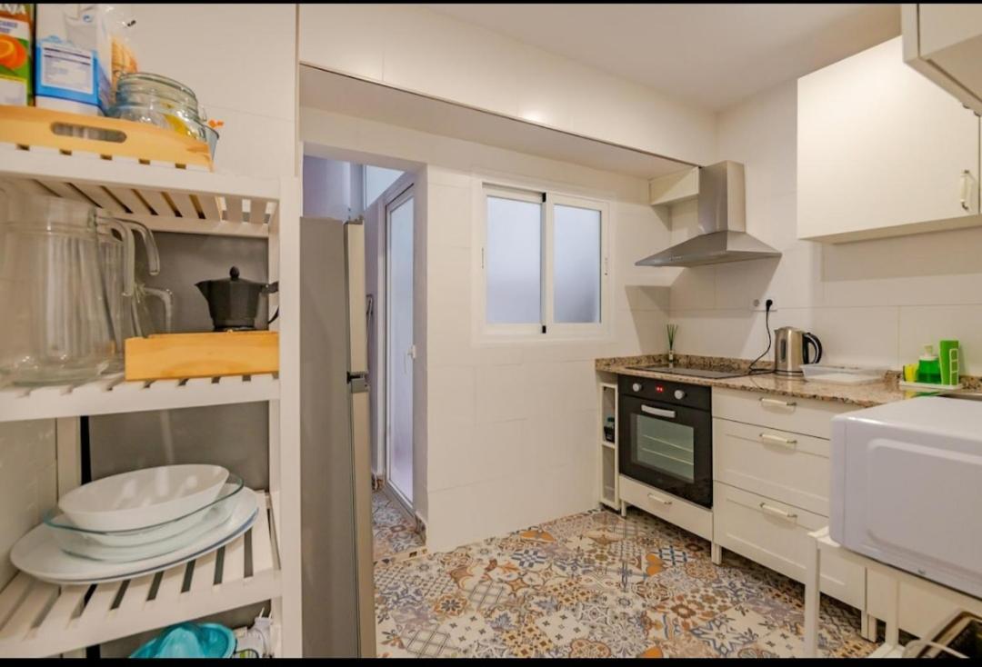 Piso Con Garaje Gratis En El Centro De Granada. Apartment