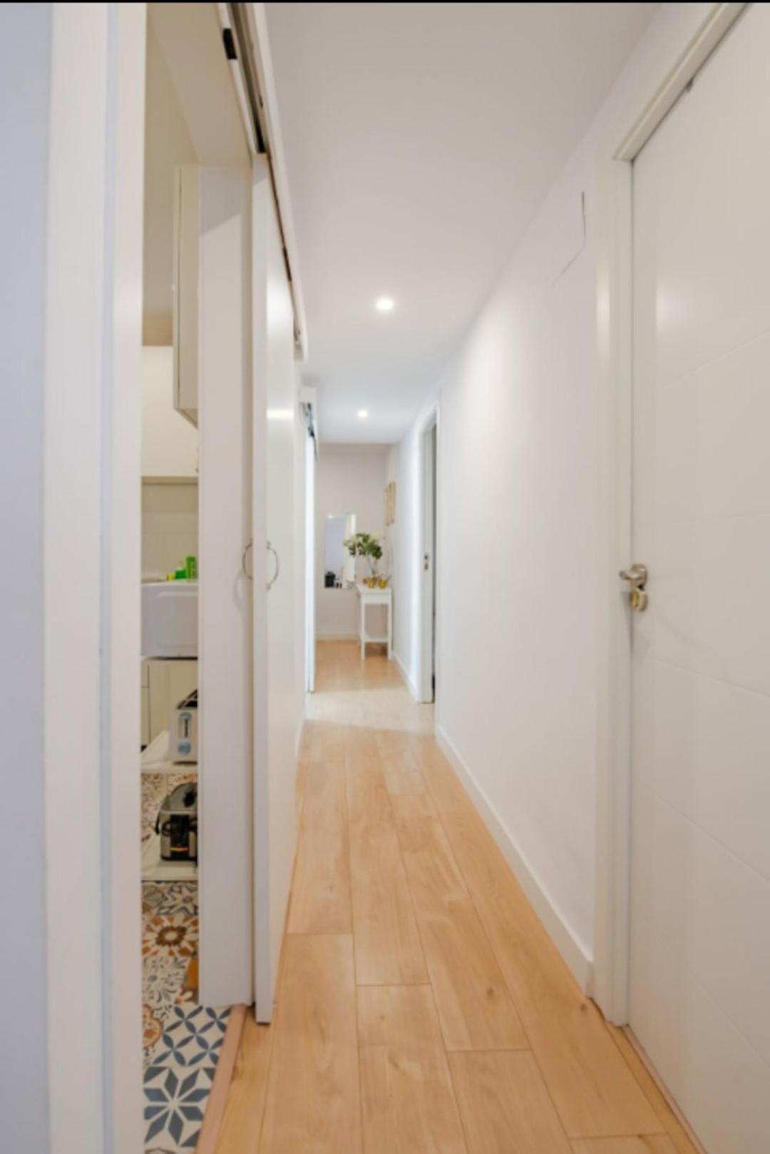 Piso Con Garaje Gratis En El Centro De Granada. Apartment *