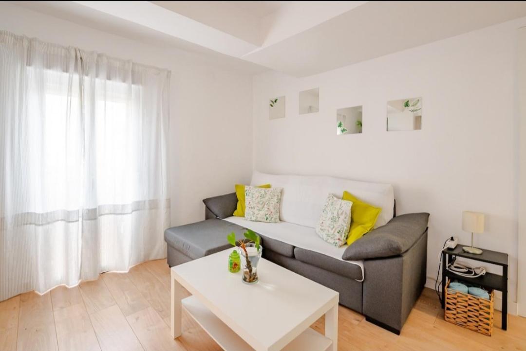 Appartamento Piso Con Garaje Gratis En El Centro De Granada.